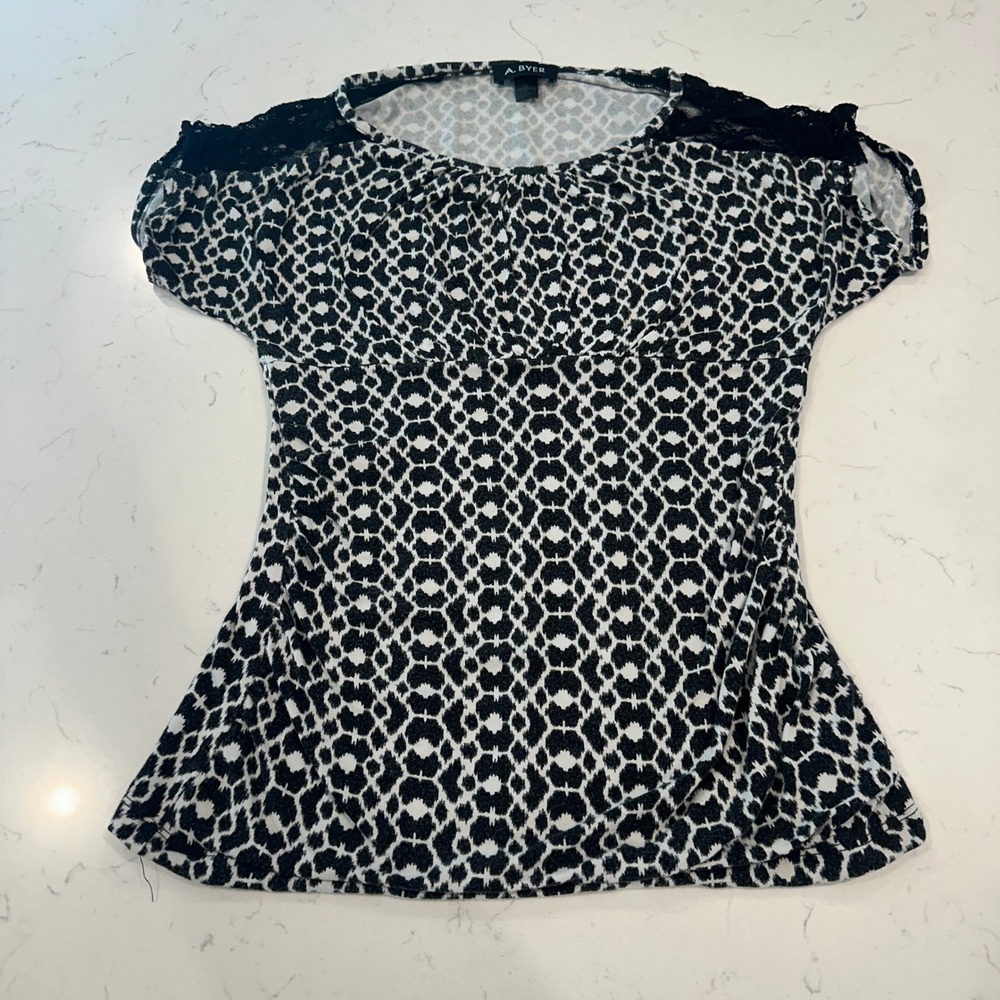 A. Byer Womens Black White Babydoll Lace Shoulder Empire Waist Top Large